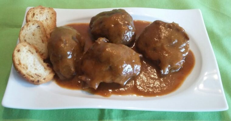 The Perfect Recipe for a Memorable Meal: Costillas Asadas en Salsa de Ajos with Olla GM