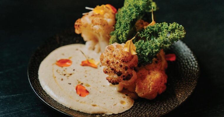 Experience the flavorful fusion of Albondigas en salsa de verduras with MAMBO