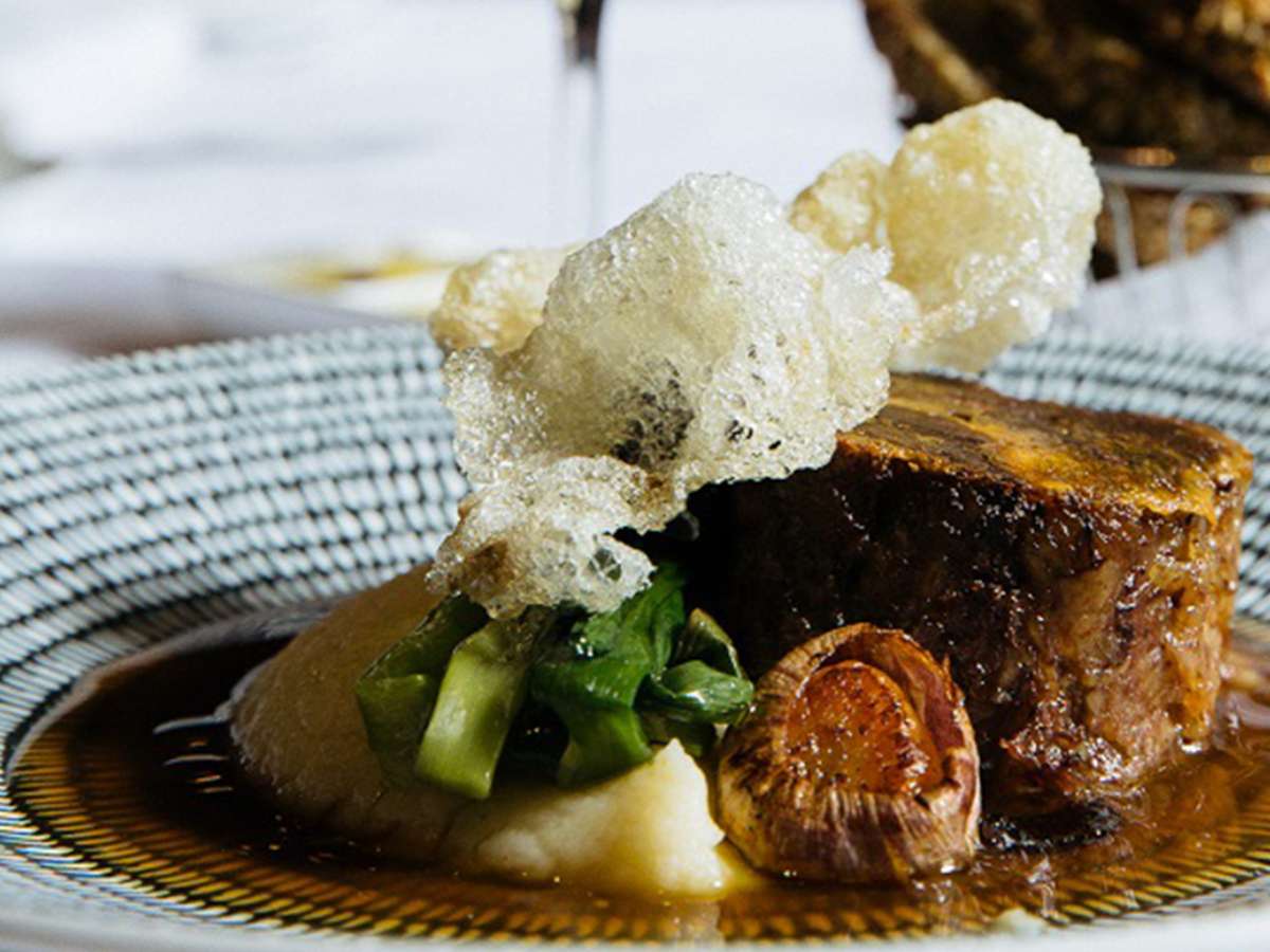 Indulge in Decadence: Tarta de Ferrero Rocher con MAMBO Recipe Revealed!