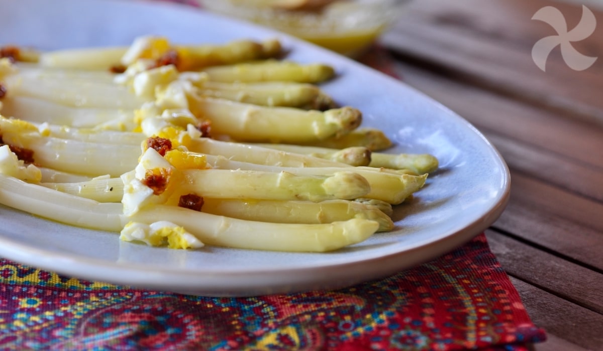 receta de Espárragos blancos al vapor con aceite de limón con thermomix