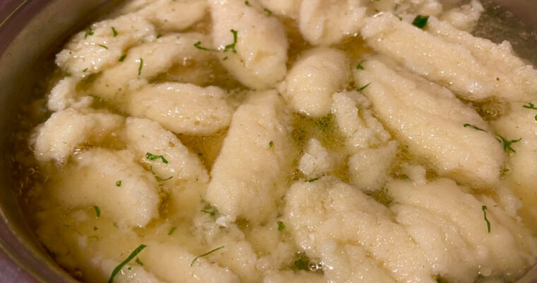 Soup Perfection: Monsieur Cuisine’s Creamy Zucchini and Apple Delight