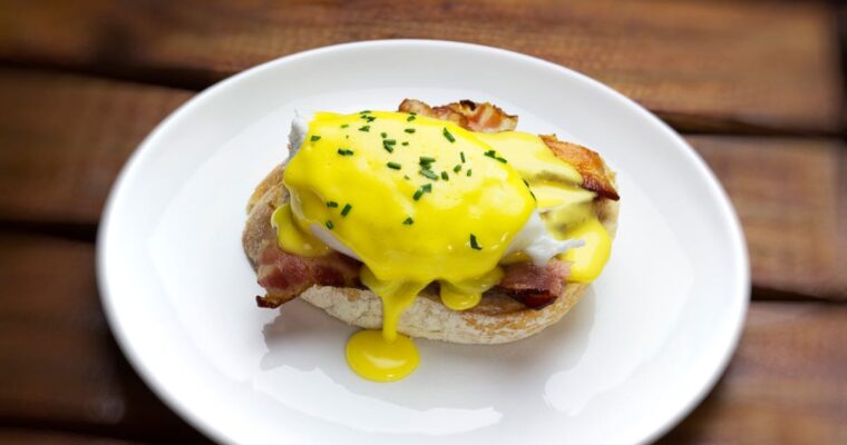 Cómo preparar el desayuno perfecto: Huevos Benedict con espárragos en tu Thermomix