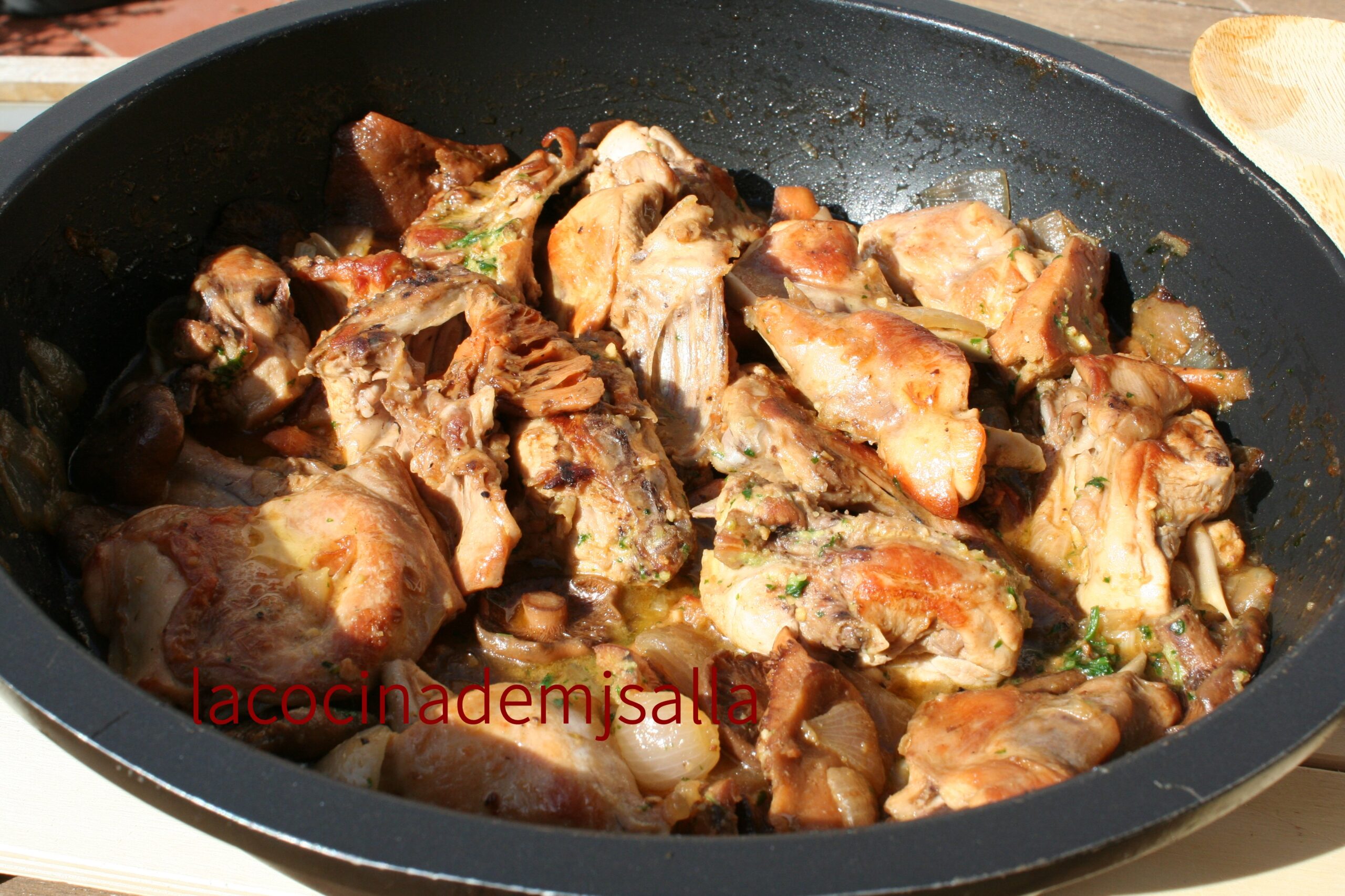 Discover the Perfect Pairing: Conejo con Robellones (Niscalos) with Monsieur Cuisine