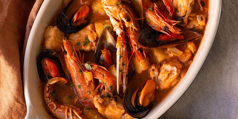 Elevate Your Seafood Game with CALDERETA DE RAPE Y LANGOSTINOS con olla GM