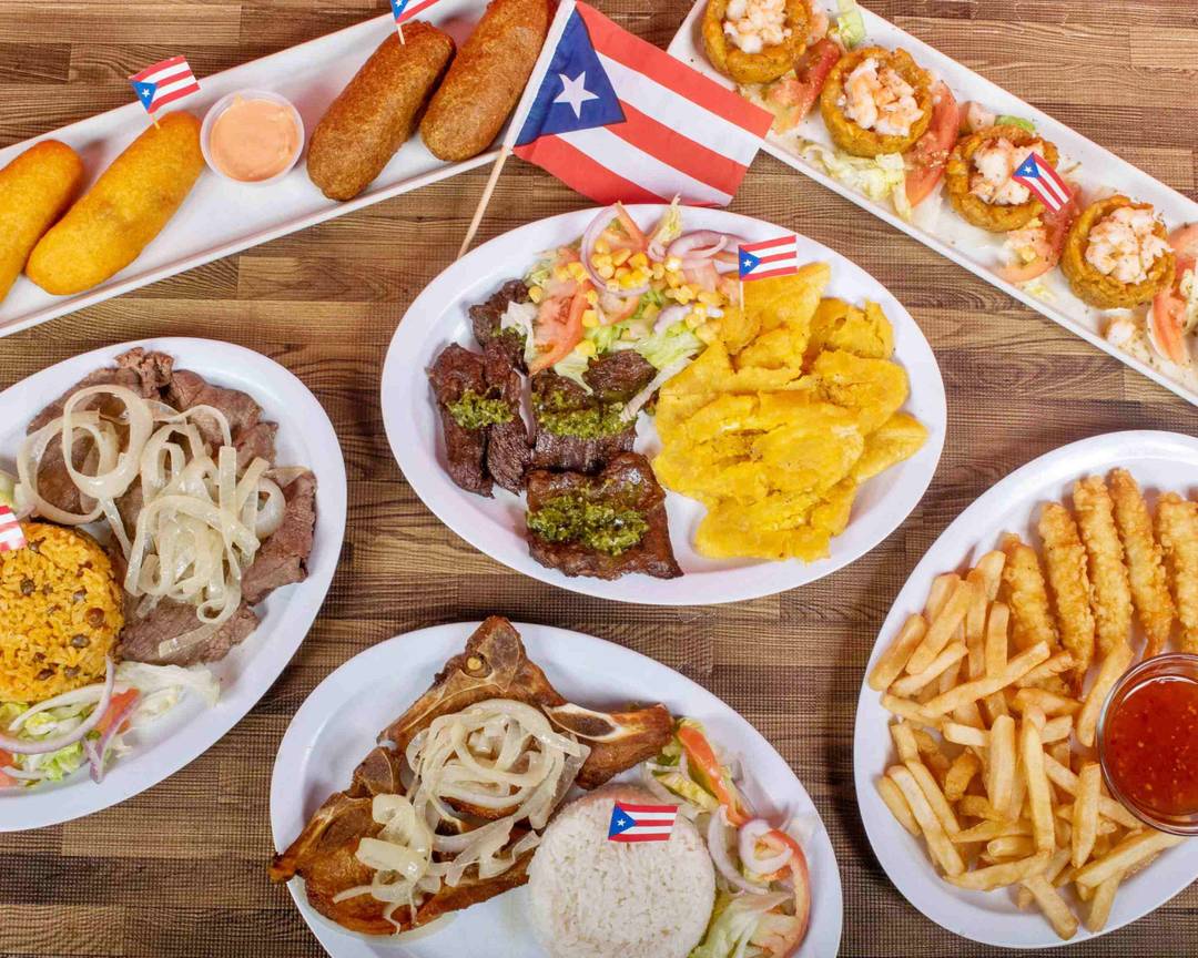 Experience a Delicious Twist on a Classic Dish with Huevos Frios a la Carbonara con MAMBO