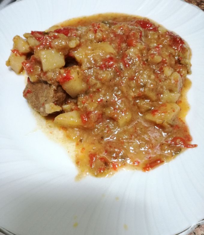 Impress Your Guests with a Hearty Ternera Guisada al Pimentón Feast from Olla GM