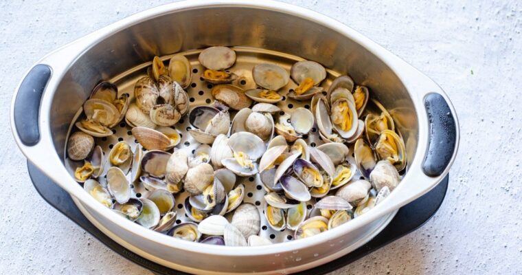 Impress Your Guests with Berberechos a la Plancha con Olla GM