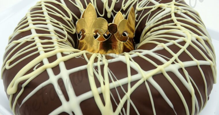 Indulge in a Decadent Roscón Relleno de Crema con Baño de Chocolate Made with Monsieur Cuisine