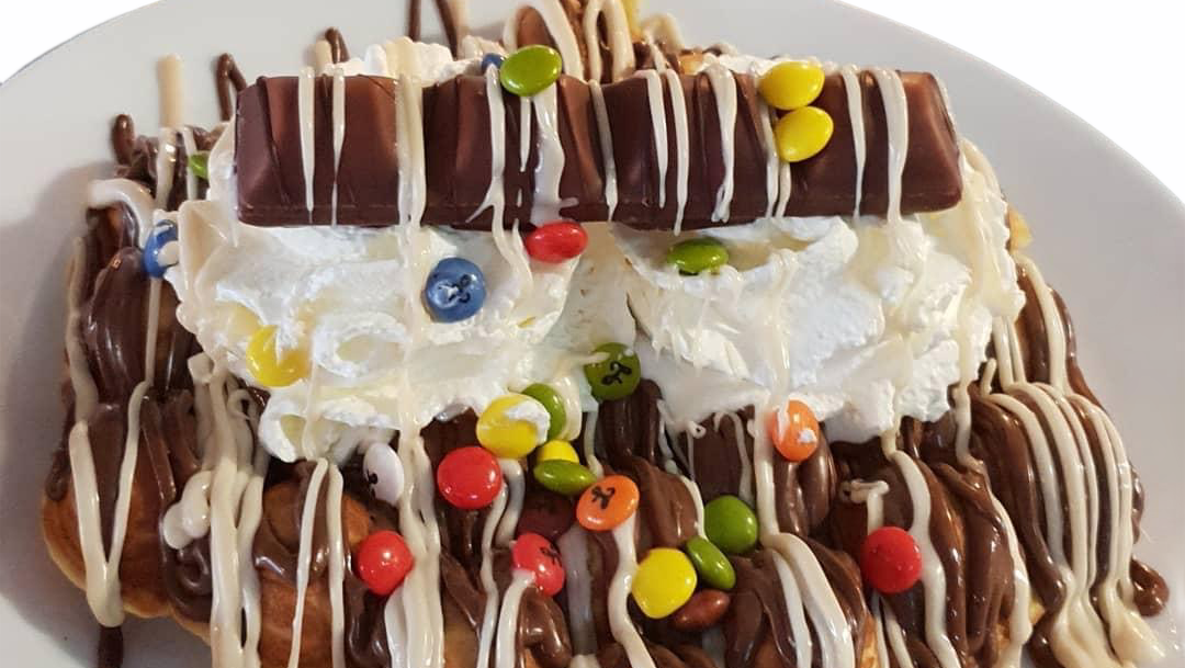 Indulge in a Rich and Creamy Treat with Helado de Chocolate con Mambo