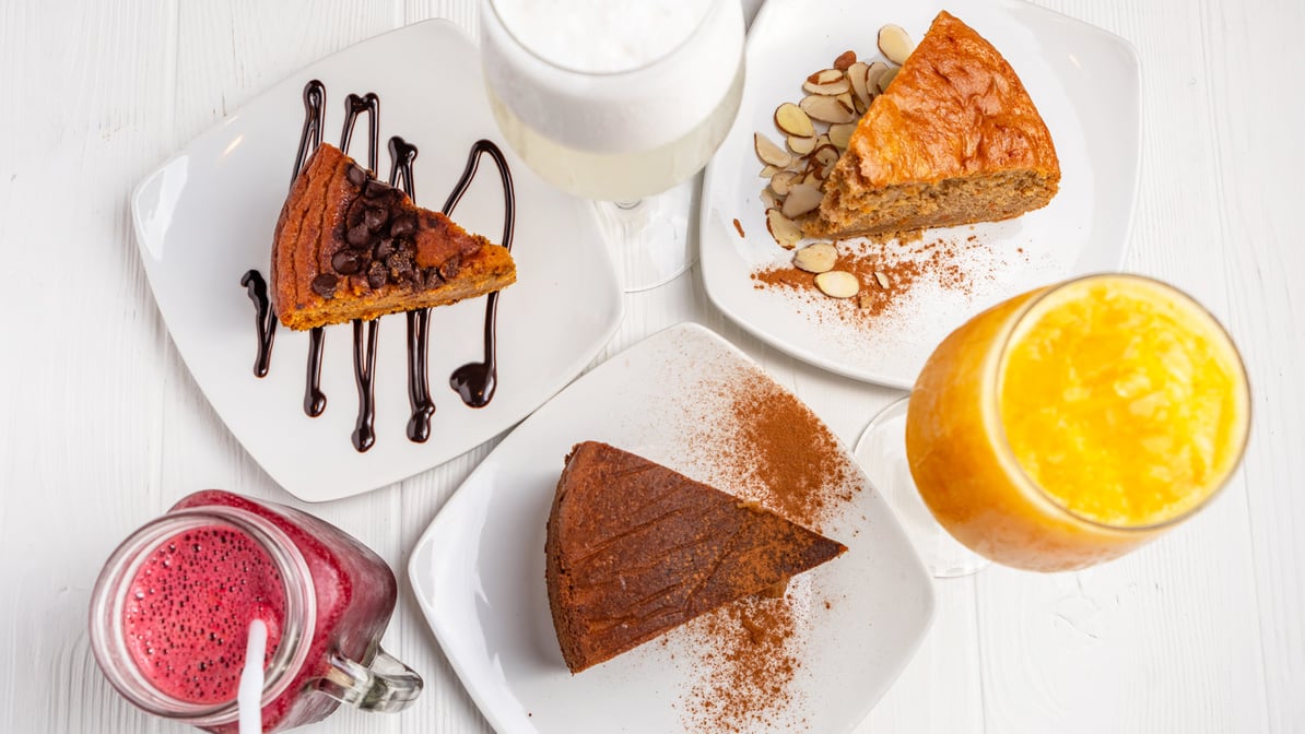 Indulge in the Sweet and Tangy Delight of Tarta de Moras con MAMBO