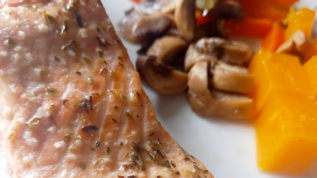 Delicious Salmon a las Finas Hierbas Recipe with a Twist: Try it with MAMBO!