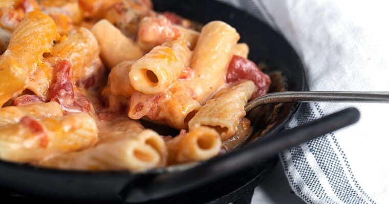 Experience the Ultimate Comfort Food: Macarrones con Nata y Tomate