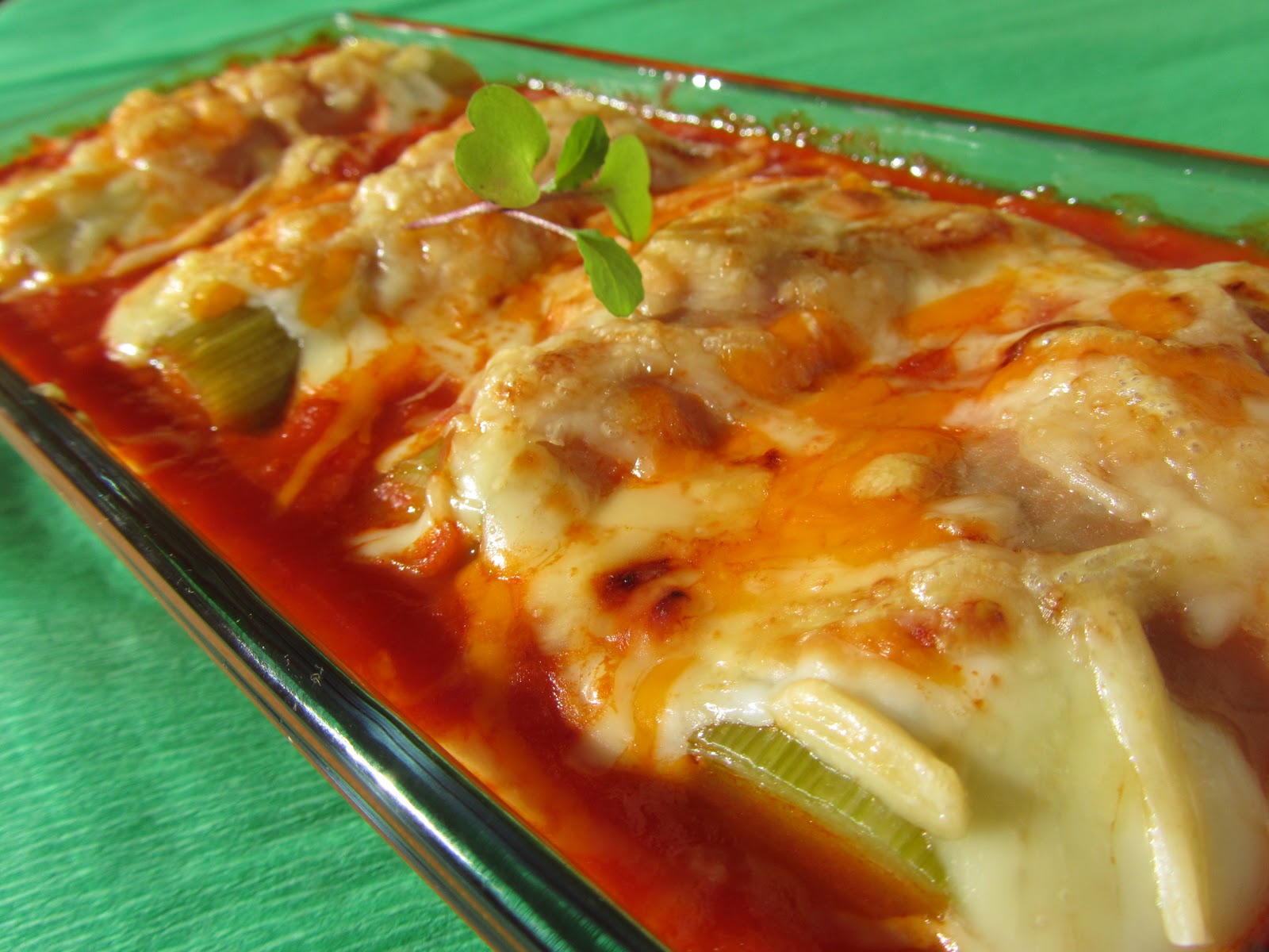 Indulge in a Light and Tasty Meal with Canelones de Puerro Lights con MAMBO
