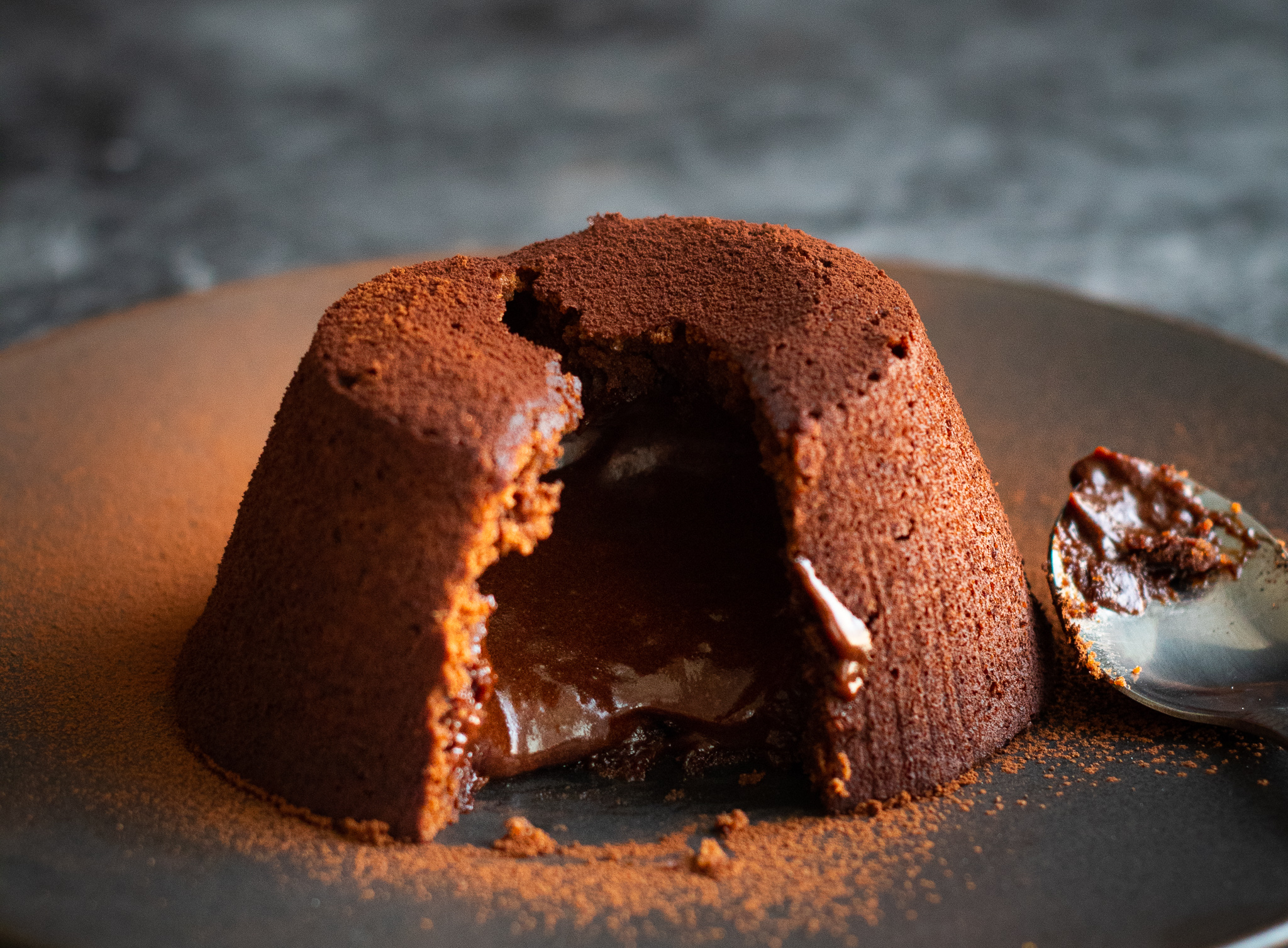 Indulge in Decadent Delights: Coulant de Chocolate con MAMBO Recipe