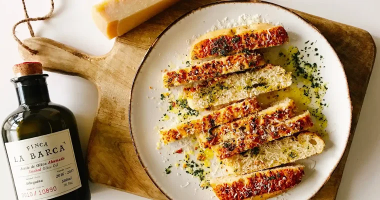 Discover the Irresistible Flavors of Pan de Ajo con MAMBO