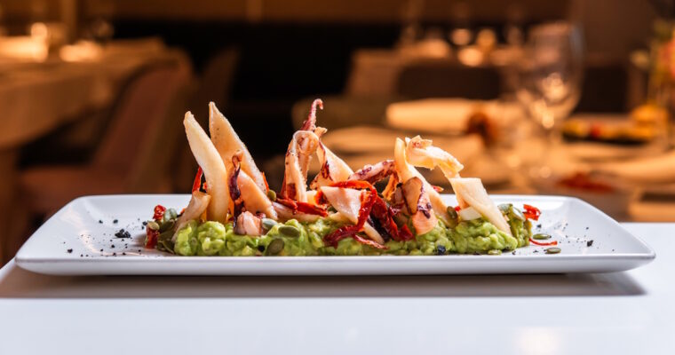 Experience the Flavors of Arroz Seco con Pollo y Langostinos with MAMBO