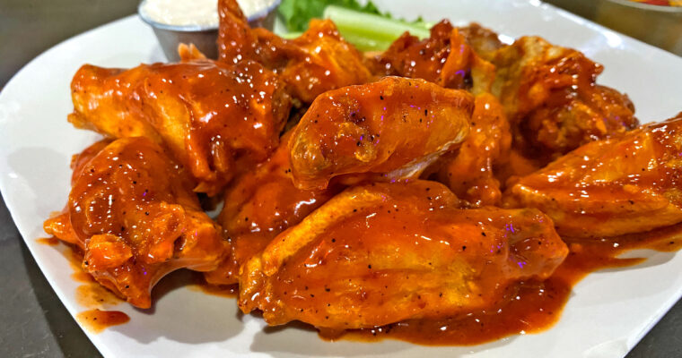 Experience the ultimate flavor explosion with Alioli con MAMBO