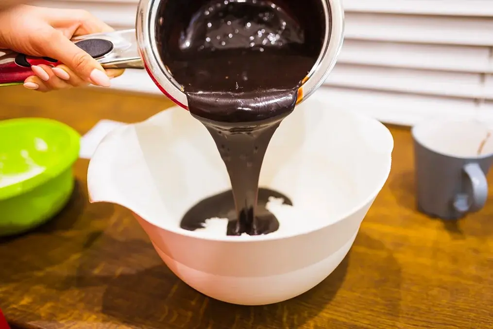 Indulge in Decadence: Panna Cotta de Chocolate con MAMBO