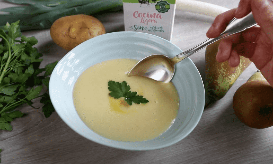 Un plato saludable y sabroso: Aprende a preparar la receta de crema de puerro