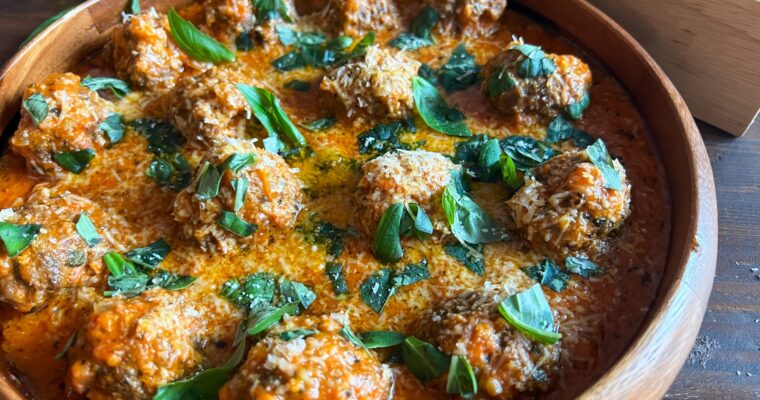 Elevate Your Meatball Game: Try This Steam-Cooked Albóndigas with Pine Nut Sauce Recipe in Thermomix
