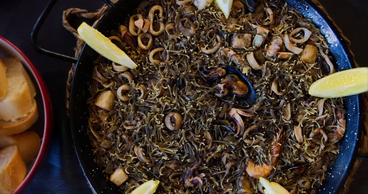 A Taste of the Mediterranean: Whip Up a Flavorful Black Fideuá with Thermomix