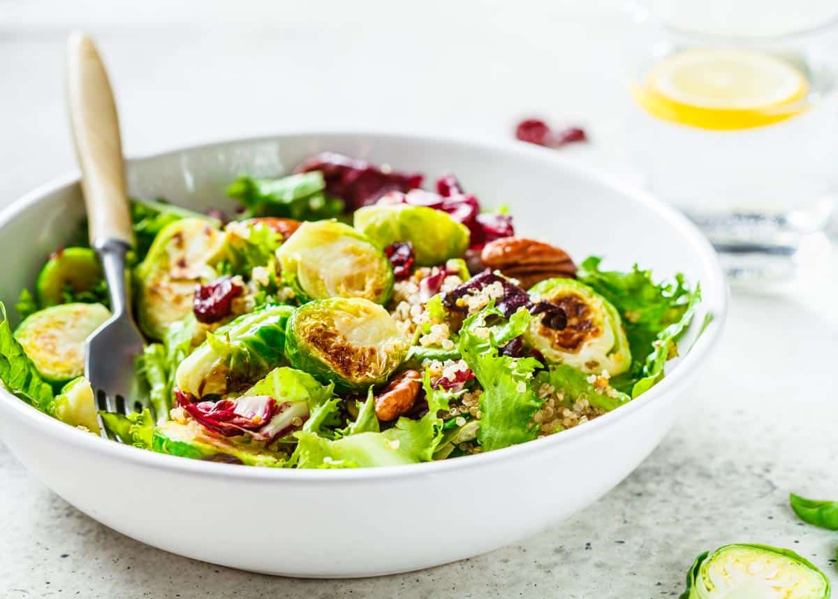 Ensalada de coles de Bruselas con Thermomix: Una opción saludable y llena de sabor